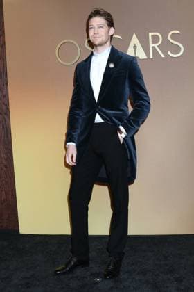 November 16, 2025, Los Angeles, Ca, USA: LOS ANGELES - NOV 16: Joe Alwyn at the 2025 Governors Awards at the Ray Dolby Ballroom on November 16, 2025 in Los Angeles, CA Los Angeles USA - ZUMAnc22 20251116_zaa_nc22_279 Copyright: xKathyxHutchinsx