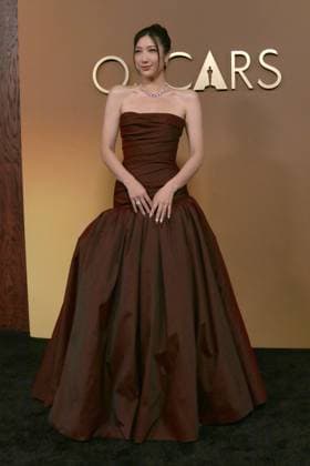 November 17, 2025, Los Angeles, Ca, USA: LOS ANGELES - NOV 16: Ejae at the 2025 Governors Awards at the Ray Dolby Ballroom on November 16, 2025 in Los Angeles, CA Los Angeles USA - ZUMAnc22 20251117_zaa_nc22_020 Copyright: xKathyxHutchinsx