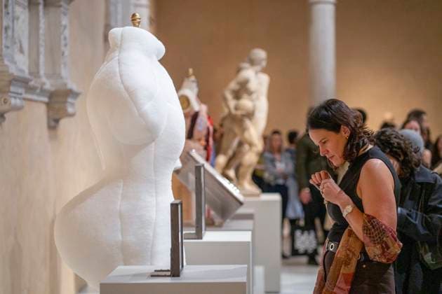 People attend the Costume Institute s spring 2026 exhibition in New York, United States, 17 November 2025. The 2026 MET Gala will explore fashion as art and the relationship between clothing and the body. !ACHTUNG: NUR REDAKTIONELLE NUTZUNG!  Copyright: xAngelxColmenaresx AME9979 20251117-55018564925_1
