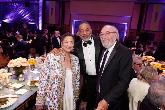 16th Governors Awards Debbie Allen, Norm Nixon, and James L. Brooks at the 16th Governors Awards in the Ray Dolby Ballroom at Ovation Hollywood on Sunday, November 16, 2025., Credit: AMPAS Avalon USA, CA, Hollywood, Ovation Hollywood  Copyright: x AMPASx xAvalonx 1052991364