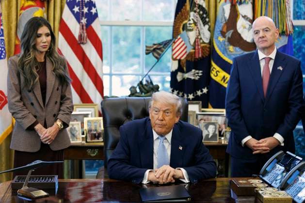 White House Coverage US Secretary of Homeland Security Kristi Noem (L) FIFA President Gianni Infantino (R) during a meeting with US President Donald Trump (C) and the White House Task Force on the FIFA World Cup 2026 at the White House, Washington, DC, USA, 17 November 2025. EPA WILL OLIVER POOL WASHINGTON DC United States  Copyright: xPool ABACAx