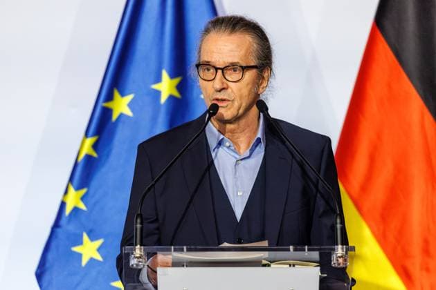 17 11 2025 Düsseldorf This years Art Prize of the State of North Rhine-Westphalia will be awarded to the author Ralf Rothmann NRW Minister President Hendrik Wüst and Minister of Culture Ina Brandes present the prize to the author, who grew up in