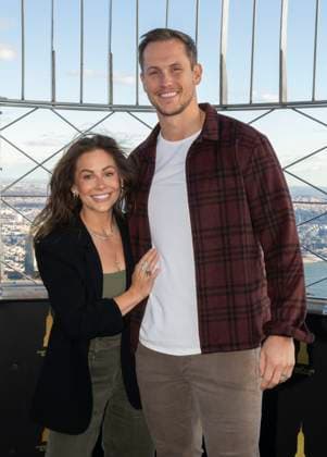 November 17, 2025, New York, New York, USA: SHAWN JOHNSON EAST and ANDREW EAST visit The Empire State Building ahead of the season finale of Fox s Special Forces: World Toughest Test in New York. 17 November 2025 New York USA - ZUMAa265 20251117_zep_a265_005 Copyright: xEricxAcquayex
