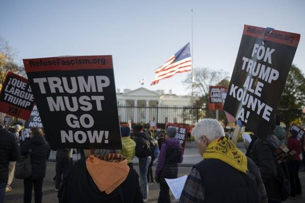 Protesters rally outside White House against U.S. President Donald Trump WASHINGTON DC, UNITED STATES - NOVEMBER 17: Demonstrators hold a protest outside the White House against U.S. President Donald Trump in Washington, DC, on November 17, 2025. Celal Günes Anadolu Washington DC United States. Editorial use only. Please get in touch for any other usage.  Copyright: x2025xAnadoluxCelalxGüneÅüx