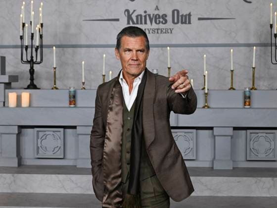 November 17, 2025, Los Angeles, California, USA: American actor JOSH BROLIN, 57, attends Los Angeles red carpet premiere of Wake Up Dead Man: A Knives Out Mystery Los Angeles USA - ZUMAb173 20251117_aap_b173_002 Copyright: xBillyxBennightx