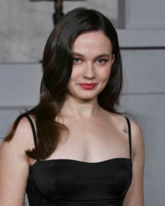 November 17, 2025, Los Angeles, California, USA: American actress and singer CAILEE SPAENY, 27, attends Los Angeles red carpet premiere of Wake Up Dead Man: A Knives Out Mystery Los Angeles USA - ZUMAb173 20251117_aap_b173_025 Copyright: xBillyxBennightx