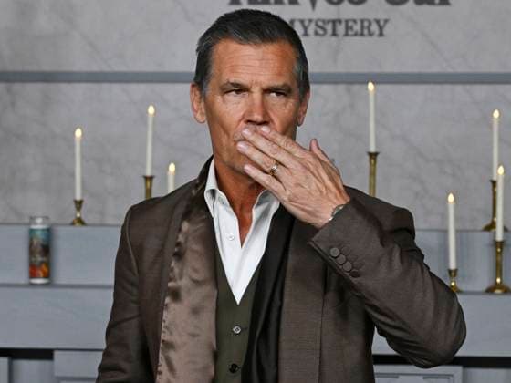 November 17, 2025, Los Angeles, California, USA: American actor JOSH BROLIN, 57, attends Los Angeles red carpet premiere of Wake Up Dead Man: A Knives Out Mystery Los Angeles USA - ZUMAb173 20251117_aap_b173_028 Copyright: xBillyxBennightx