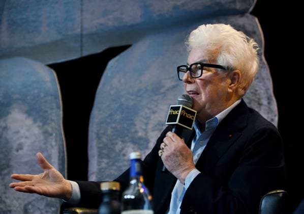 Ken Follett At Public Interview - Paris Ken Follett speaks during a public interview at Theatre de la Madeleine in Paris, France on 17 November 2025. The event is held on the occasion of the release of his new novel Le Cercle des Jours. Photo by Alain Apaydin ABACAPRESS.COM Paris France  Copyright: xApaydinxAlain ABACAx