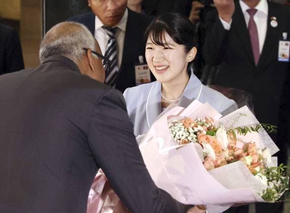 Japan Princess Aiko s visit to Laos Japanese Princess Aiko is greeted at a hotel in Vientiane on Nov. 17, 2025, upon her arrival in Laos, her first official overseas trip, to mark the 70th anniversary of the establishment of diplomatic ties between the two countries. (Pool photo)  A14AA0005042978P