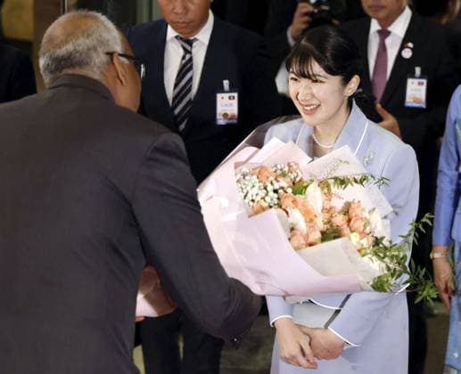 Japan Princess Aiko s visit to Laos Japanese Princess Aiko is greeted at a hotel in Vientiane on Nov. 17, 2025, upon her arrival in Laos, her first official overseas trip, to mark the 70th anniversary of the establishment of diplomatic ties between the two countries. (Pool photo)  A14AA0005042980P