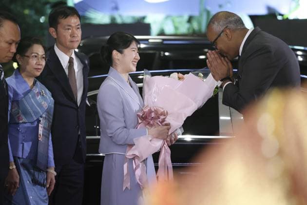 Japan Princess Aiko s visit to Laos Japanese Princess Aiko is greeted at a hotel in Vientiane on Nov. 17, 2025, upon her arrival in Laos, her first official overseas trip, to mark the 70th anniversary of the establishment of diplomatic ties between the two countries. (Pool photo)  A14AA0005042982P