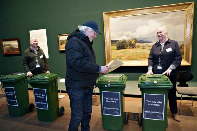 Denmark Elections Voters in Fredensborg Municipality can cast their vote at Nivaagaards Malerisamling, an art museum, in Nivaa in North Zealand, Tuesday November 18, 2025. Municipal and regional elections will be held in Denmark on November 18th. , Nivaa Denmark *** Denmark Elections Voters in Fredensborg Municipality can cast their vote at Nivaagaards Malerisamling, an art museum, in Nivaa in North Zealand, Tuesday November 18, 2025 Municipal and regional elections will be held in Denmark on November 18th , Nivaa Denmark  Copyright: KeldxNavntoftx spdk20251118-094844-L