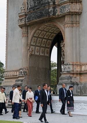 Japan Princess Aiko in Laos Japanese Princess Aiko visits the Patuxai war monument in Vientiane on Nov. 18, 2025, as she visits Laos on her first official overseas trip, marking the 70th anniversary of the establishment of diplomatic ties. (Pool photo)  A14AA0005043781P