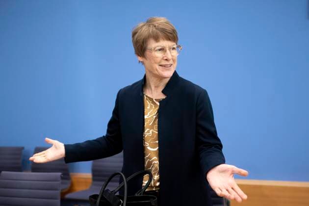 Veronika Grimm, Wirtschaftsweise DEU, Deutschland, Germany, Berlin, 12.11.2025 Prof. Veronika Grimm , Mitglied Sachverstaendigenrat zur Begutachtung der gesamtwirtschaftlichen Entwicklung Wirtschaftsweise waehrend der Bundespressekonferenz zum Thema Vorstellung des Jahresgutachtens 2025 2026 vom Sachverstaendigenrat zur Begutachtung der gesamtwirtschaftlichen Entwicklung, in Berlin Deutschland Wirtschaftsweise . en: Prof. Veronika Grimm , German economist and member of the German council of Economic Experts , during a press call at the Bundespressekonferenz during the presentation of the Annual Report 2025 2026 of the German Council of Economic Experts in Berlin Germany *** Veronika Grimm, Wirtschaftsweise DEU, Deutschland, Germany, Berl