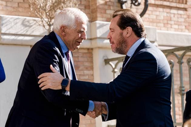 Borrell receives the Grand Star of the Order of Jerusalem by the Ambassador of Palestine The former Minister and EU High Representative for Foreign Affairs, Josep Borrell, together with the Minister of Transport, Óscar Puente, during the ceremony of presentation of the Grand Star of the Order of Jerusalem by the Ambassador of Palestine in Spain, Husni Abdel Wahed, on November 18, 2025, in Madrid Spain 18 NOVEMBER 2025 Carlos Lujá Espana  Copyright: xCarlosxLujanx 7108422