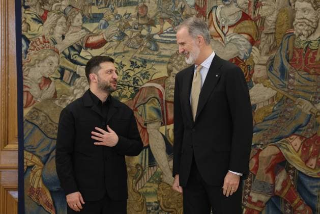 The King receives Zelenski at La Zarzuela King Felipe VI d and the President of Ukraine, Volodimir Zelenski i , during a meeting, at La Zarzuela Palace, on November 18, 2025, in Madrid Spain During his visit to Spain, the Ukrainian President will meet with the King and the Prime Minister in the hope of resuming agreements to strengthen Ukraines defense against new Russian attacks focused especially on the countrys energy infrastructure 18 NOVEMBER 2025 Alejandro Martínez Vé Madrid Madrid Madrid Espana  Copyright: xAlejandroxMartinezxVÃ lezx 7108630