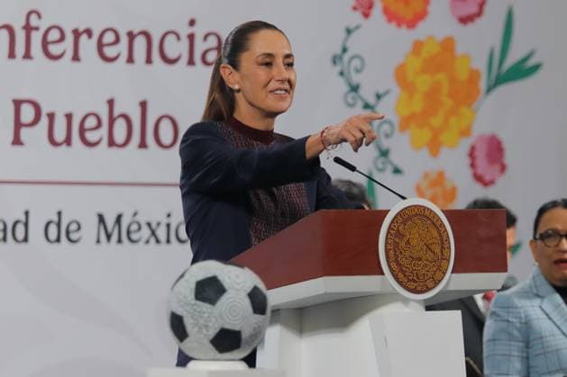 MexicoÃ¢â‚¬â ¢s President Claudia Sheinbaum Pardo speaks about the programs for the FIFA World Cup 2026 during a press conference at the National Palace. on November 18, 2025 in Mexico City, Mexico. Mexico City Mexico - ZUMAe321 20251118_zia_e321_010 Copyright: xCarlosxSantiagox