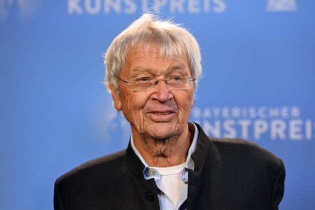 Gerhard POLT cabaret artist, single picture, cropped single motif, portrait, portrait, portrait award Bavarian Art Prize 2025 on 18 11 2025 at Bergson Kunstkraftwerk in Munich