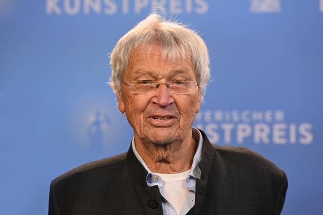 Gerhard POLT cabaret artist, single picture, cropped single motif, portrait, portrait, portrait award Bavarian Art Prize 2025 on 18 11 2025 at Bergson Kunstkraftwerk in Munich