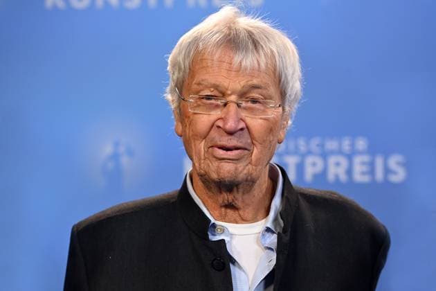 Gerhard POLT cabaret artist, single picture, cropped single motif, portrait, portrait, portrait award Bavarian Art Prize 2025 on 18 11 2025 at Bergson Kunstkraftwerk in Munich