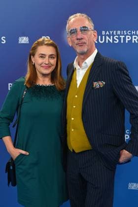 Heio von STETTEN Actor with wife Elisabeth ROMANO, Bavarian Art Award 2025 ceremony on 18 11 2025 at the Bergson Kunstkraftwerk in Munich
