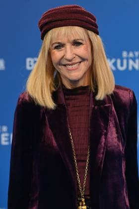 Patricia RIEKEL Journalist, single image, cropped single motif, portrait, portrait, portrait award Bavarian Art Prize 2025 on 18 11 2025 at Bergson Kunstkraftwerk in Munich