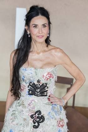 Landman Series 2 UK Premiere Demi Moore attends the Landman Series 2 UK Premiere at the Cineworld cinema, Leicester Square, London. 16th November 2025.  Copyright: xAndrewxSimsx NINTCHDBPICT001039410934