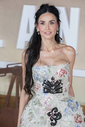 Landman Series 2 UK Premiere Demi Moore attends the Landman Series 2 UK Premiere at the Cineworld cinema, Leicester Square, London. 16th November 2025.  Copyright: xAndrewxSimsx NINTCHDBPICT001039410965
