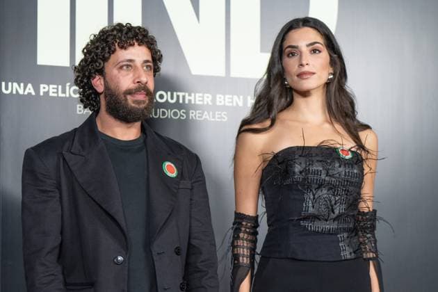Premiere for the film La Voz de Hind , in Madrid, Spain - 18 Nov 2025 Motaz Malhees and Saja Kilani poses during the premiere for the film La Voz de Hind , at the Palacio de la Prensa, in Madrid. Madrid Spain Copyright: xAtilanoxGarciax xSOPAxImagesx photo00934