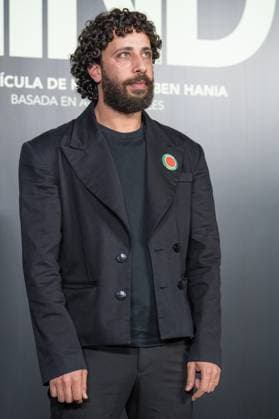 Premiere for the film La Voz de Hind , in Madrid, Spain - 18 Nov 2025 Motaz Malhees poses during the premiere for the film La Voz de Hind , at the Palacio de la Prensa, in Madrid. Madrid Spain Copyright: xAtilanoxGarciax xSOPAxImagesx photo00940