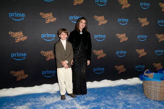 Natale senza Babbo blu carpet in Rome, Italy - 18 Nov 2025 Paolo Calvano (l) and Rita Longordo (r) attend the blu carpet of movie Natale senza Babbo at Cinema Adriano. Rome Italy Copyright: xMarioxCartellix xSOPAxImagesx _DSC4966