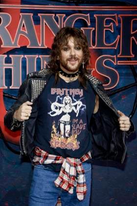 Stranger Things 5 , Fan Event at Tempelhof Airport, Berlin, 18 11 2025 Riccardo Simonetti at the fan event for Stranger Things in Hangar 7 at Tempelhof Airport in Berlin on 18 11 2025 Berlin Tempelhof Airport Copyright: xAnitaxBuggex