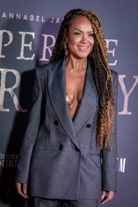 November 18, 2025, London, United Kingdom: Zoe Birkett attends the London Premiere of Desperate Journey at Odeon Luxe Leicester Square. London United Kingdom - ZUMAs197 20251118_aaa_s197_252 Copyright: xLoredanaxSangiulianox