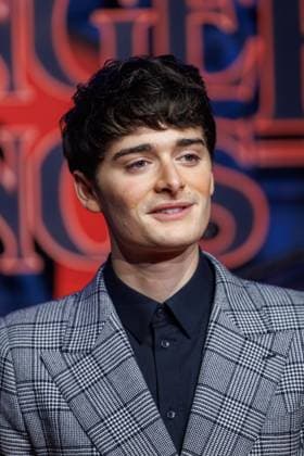 Fan event Stranger Things 5 Noah Schnapp at the Netflix Stranger Things season 5 fan event at Tempelhof Airport Hangar 7 on 18 11 2025 in Berlin Copyright: xEventpressxKochanx