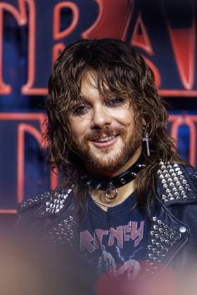 Stranger Things 5 fan event Riccardo Simonetti at the Netflix Stranger Things season 5 fan event at Tempelhof Airport Hangar 7 on 18 11 2025 in Berlin Copyright: xEventpressxKochanx