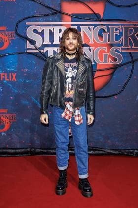 Stranger Things 5 fan event Riccardo Simonetti at the Netflix Stranger Things season 5 fan event at Tempelhof Airport Hangar 7 on 18 11 2025 in Berlin Copyright: xEventpressxKochanx
