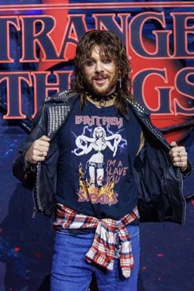 Stranger Things 5 fan event Riccardo Simonetti at the Netflix Stranger Things season 5 fan event at Tempelhof Airport Hangar 7 on 18 11 2025 in Berlin Copyright: xEventpressxKochanx