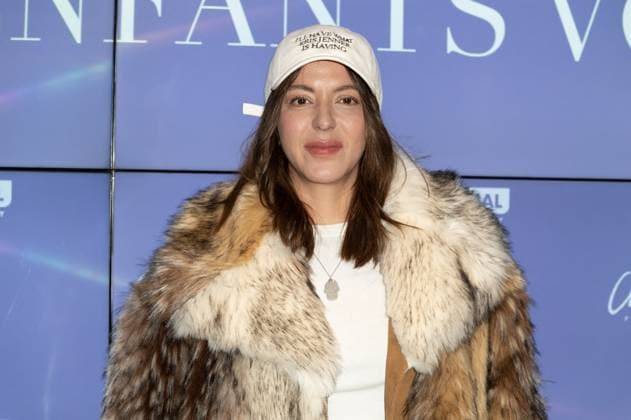 Les Enfants Vont Bien Premiere - Paris Monia Chokri attending to the premiere of ‘Les enfants vont bien’ held at UGC Les Halles cinema, in Paris, France on November 18, 2025. Photo by Mireille Ampilhac ABACAPRESS.COM Paris France  Copyright: xAmpilhacxMireille ABACAx