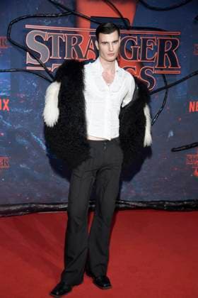 abb Frieder Sell as a guest on the red carpet at the big fan event with screening of the Netflix series STRANGER THINGS 5 at Tempelhof Airport on 18 11 2025 in Berlin Berlin Germany