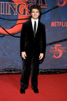 abb Gaten Matarazzo as a guest on the red carpet at the big fan event with screening of the Netflix series STRANGER THINGS 5 at Tempelhof Airport on 18 11 2025 in Berlin Berlin Germany
