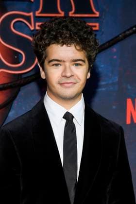 abb Gaten Matarazzo as a guest on the red carpet at the big fan event with screening of the Netflix series STRANGER THINGS 5 at Tempelhof Airport on 18 11 2025 in Berlin Berlin Germany