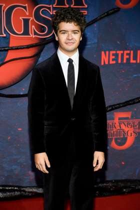 abb Gaten Matarazzo as a guest on the red carpet at the big fan event with screening of the Netflix series STRANGER THINGS 5 at Tempelhof Airport on 18 11 2025 in Berlin Berlin Germany