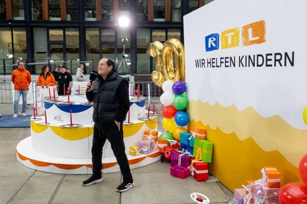 Press event for the RTL charity marathon in Cologne, 19 11 2025 Speech by Wolfram KONS At the RTL headquarters in Cologne Deutz, Joey Kelly and Wolfram Kons present the 24H BIRTHDAY CHALLENGE for the 30 RTL SPENDENMARATHON The 24-hour campaign with 2 Copyright: xBonn.digitalx