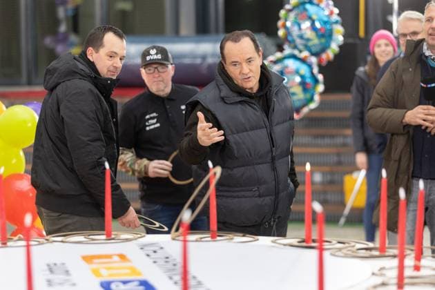 Press event for the RTL charity marathon in Cologne, 19 11 2025 Wolfram KONS throws a ring over a candle At the RTL headquarters in Cologne Deutz, Joey Kelly and Wolfram Kons present the 24H BIRTHDAY CHALLENGE for the 30 RTL SPEND Copyright: xBonn.digitalx