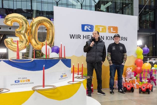Press event for the RTL charity marathon in Cologne, 19 11 2025 Wolfram KONS in conversation with Joey KELLY At the RTL headquarters in Cologne Deutz, Joey Kelly and Wolfram Kons present the 24H BIRTHDAY CHALLENGE for the 30 RTL SPENDEN Copyright: xBonn.digitalx