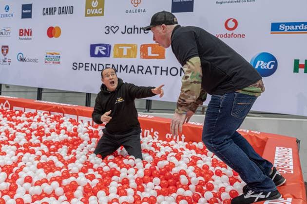 Press event for the RTL charity marathon in Cologne, 19 11 2025 Joey KELLY and Wolfram KONS in the ball pool At the RTL headquarters in Cologne Deutz, Joey Kelly and Wolfram Kons present the 24H BIRTHDAY CHALLENGE for the 30 RTL SPENDEN Copyright: xBonn.digitalx