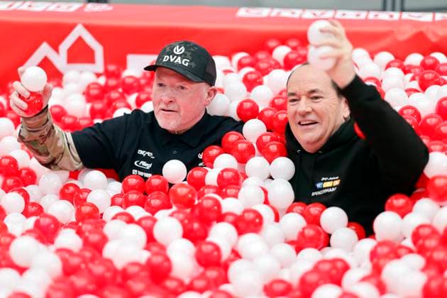 Presenter Wolfram Kons and singer Joey Kelly in a ball pool at a photo session to mark 30 years of the RTL telethon in the RTL building on Picassoplatz Cologne, 19 11 2025 NRW Germany Copyright: xChristophxHardtx
