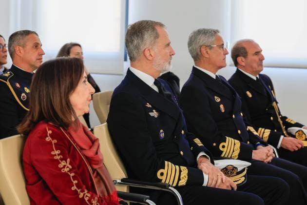 Spanish King Felipe VI and minister Margarita Robles visits the Juan Sebastián de Elcano naval historical archive in Madrid on Wednesday, 19 November 2025. Cordon Press  MarcoxAntonioxRomero