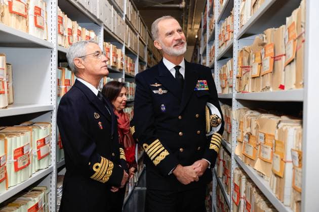 Spanish King Felipe VI and minister Margarita Robles visits the Juan Sebastián de Elcano naval historical archive in Madrid on Wednesday, 19 November 2025. Cordon Press  MarcoxAntonioxRomero