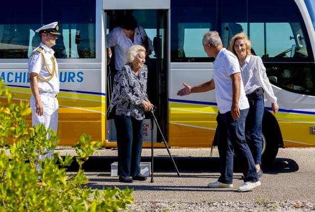 19-11-2025 Antillen Princess Beatrix visited Mangrove Maniacs on the 2nd and last day of her visit to Bonaire. Â  Copyright: xPPEx